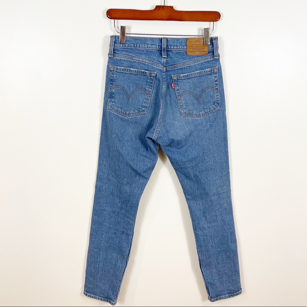 LEVIS Wedgie Straight Distressed High Rise Jean 25 - Picture 7 of 11